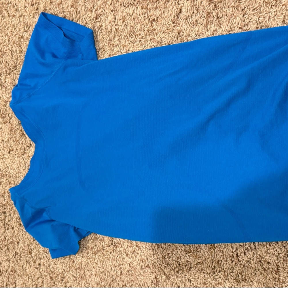 Poolside Blue Swiftly Tech Tee sz 6